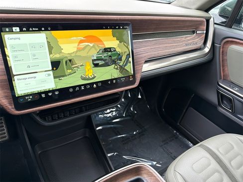 Used 2022 Rivian R1T Adventure image 30