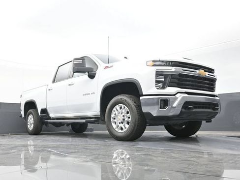 Used 2024 Chevrolet Silverado 2500 LT AWD/4WD image 54