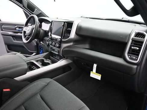New 2026 RAM 1500 4x4 Crew Cab image 17