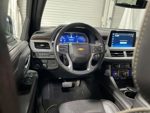 Used 2024 Chevrolet Suburban Premier image 21