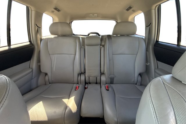 Used 2011 Toyota Highlander Limited w/ Tow Pkg FWD image 14