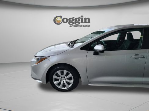 Used 2024 Toyota Corolla LE image 32