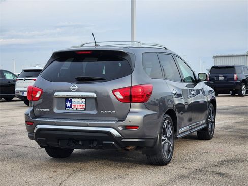 Used 2018 Nissan Pathfinder Platinum image 3
