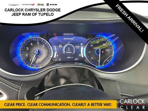 Used 2026 Chrysler Pacifica Limited FWD image 9