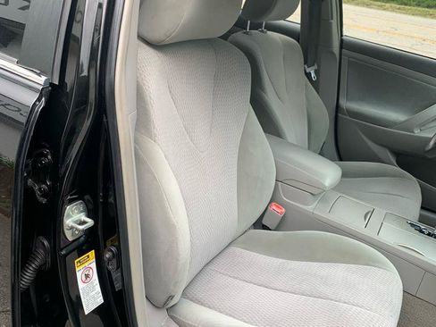 Used 2011 Toyota Camry LE w/ LE Extra-Value Pkg FWD image 9