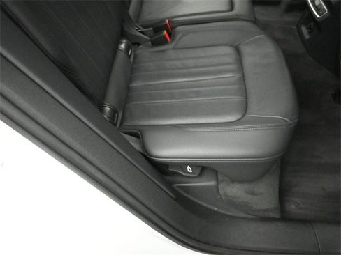 Used 2018 Audi Q5 Prestige w/ Prestige Package image 29