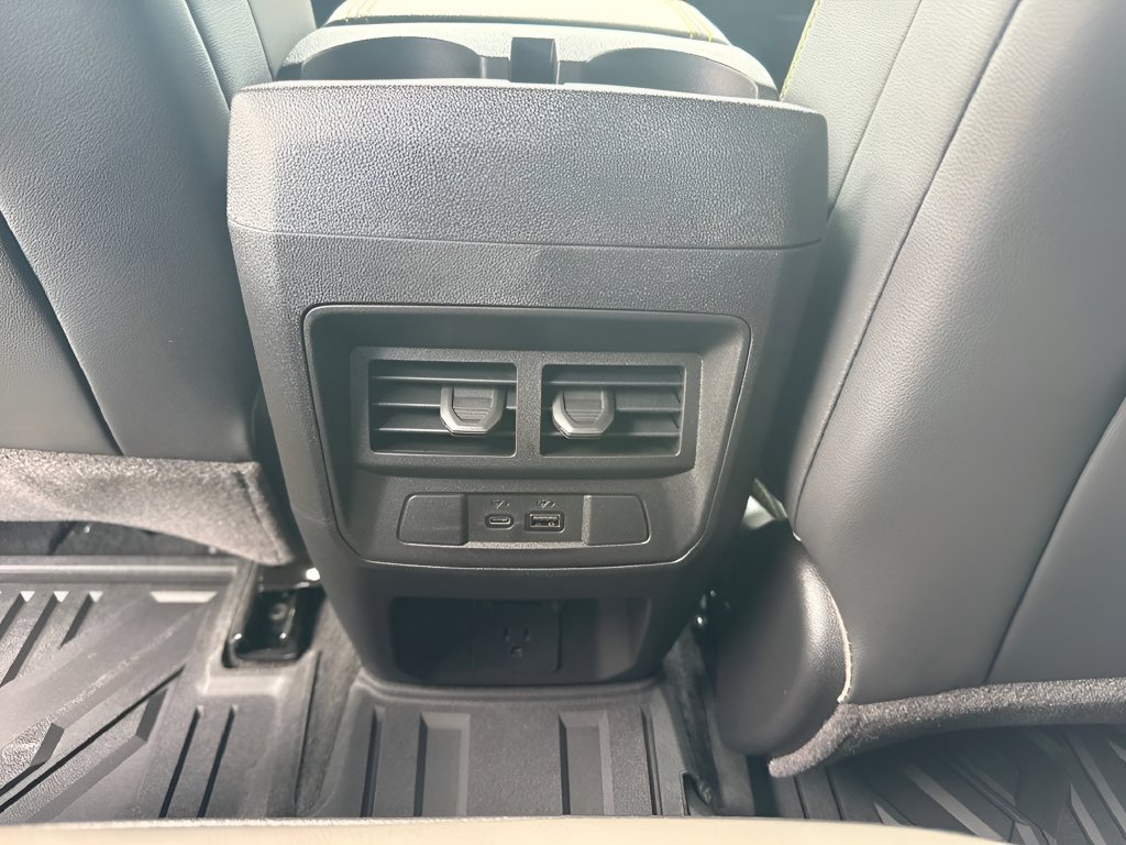 New 2026 Chevrolet Colorado ZR2 w/ Technology Package AWD/4WD image 12
