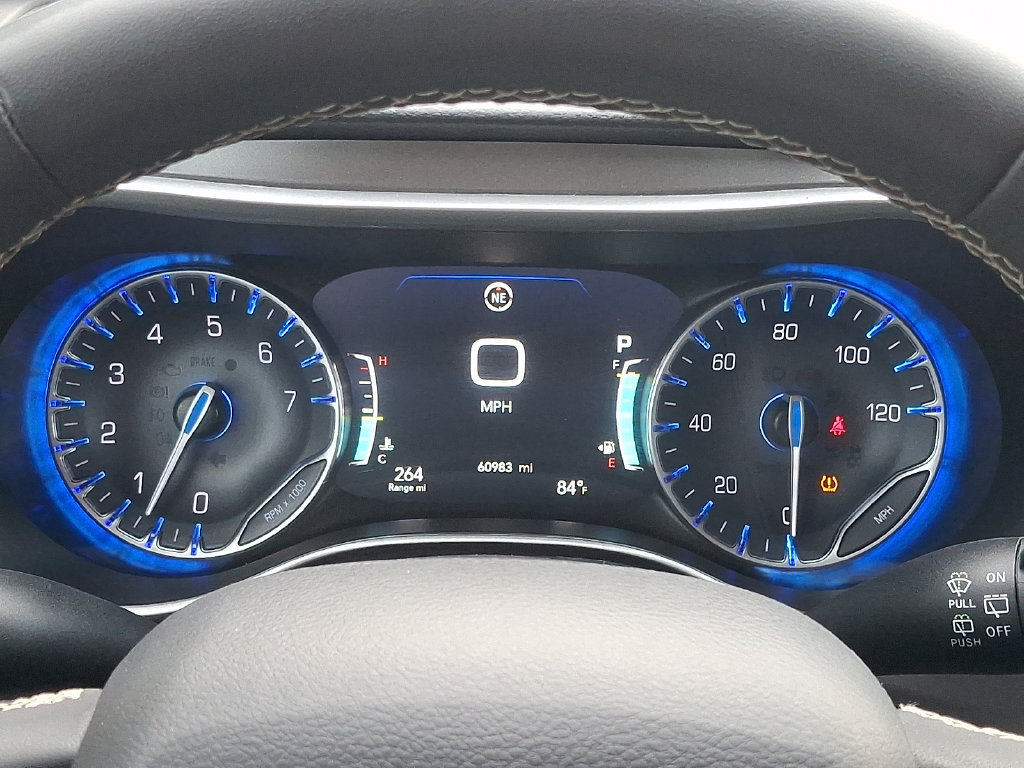Used 2024 Chrysler Pacifica Touring-L FWD image 20