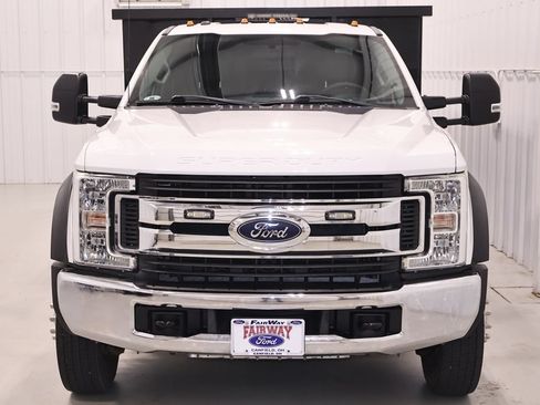 Certified 2017 Ford F550 4x4 Regular Cab Super Duty w/ XLT Value Package image 4