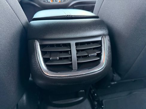 Used 2023 Chevrolet Malibu LT image 27