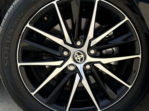 Used 2024 Toyota Camry SE FWD image 9