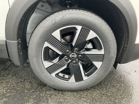 Used 2026 Nissan Kicks SV w/ SV Premium Package image 11