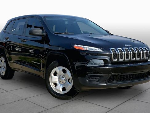 Used 2014 Jeep Cherokee Sport w/ Trailer Tow Group AWD/4WD image 3