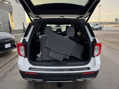 Certified 2020 Ford Explorer XLT w/ Equipment Group 202A image 39