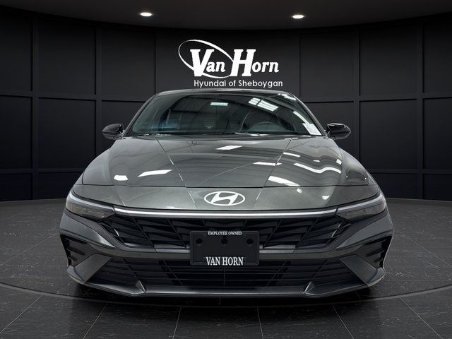 Used 2025 Hyundai Elantra Sport w/ Cargo Package FWD image 2