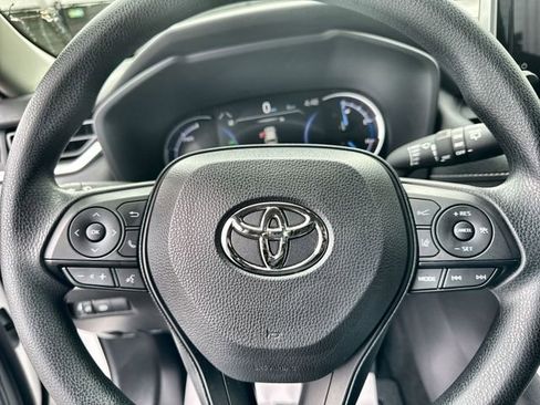 Used 2025 Toyota RAV4 XLE image 23