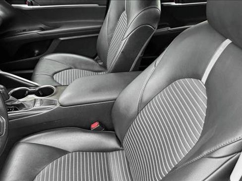 Used 2024 Toyota Camry SE image 10