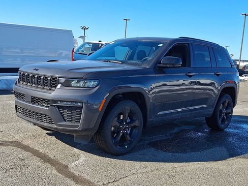 New 2026 Jeep Grand Cherokee Limited w/ Limited Altitude Package AWD/4WD image 4