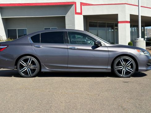 Used 2017 Honda Accord Sport image 6