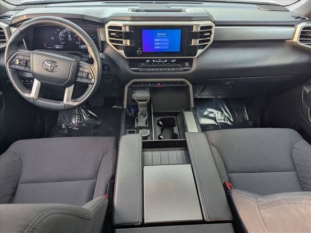 Certified 2025 Toyota Sequoia SR5 AWD/4WD image 17