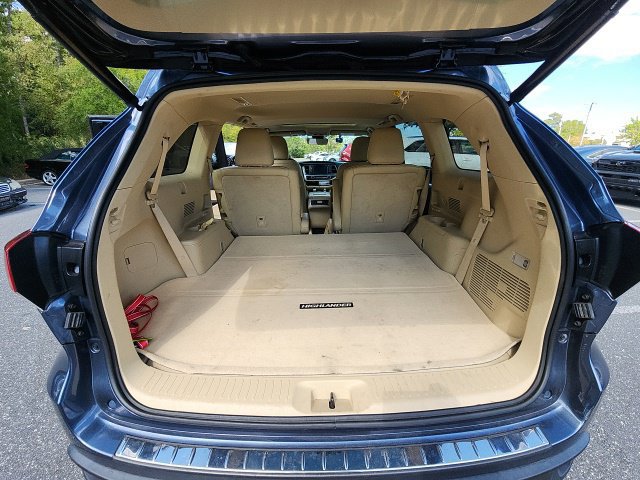 Used 2017 Toyota Highlander XLE w/ Carpet Mat Package FWD image 23