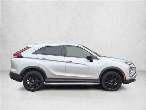Used 2023 Mitsubishi Eclipse Cross LE AWD/4WD image 3