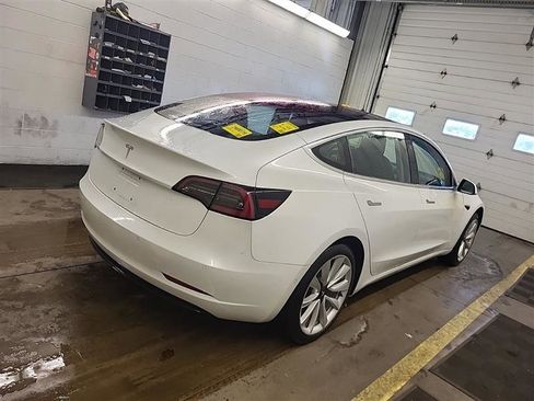 Used 2018 Tesla Model 3 Long Range image 3