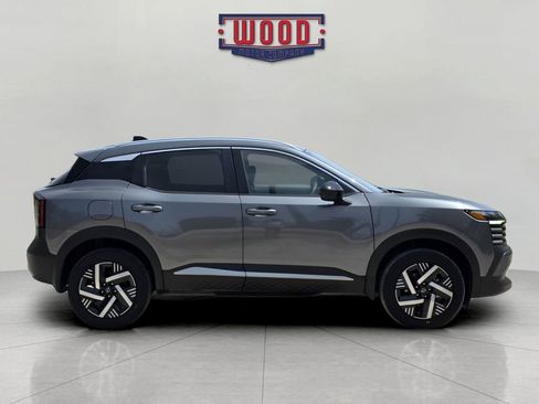 New 2026 Nissan Kicks SV w/ SV Premium Package FWD image 2
