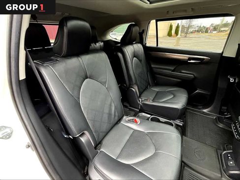 Used 2021 Toyota Highlander Platinum image 20
