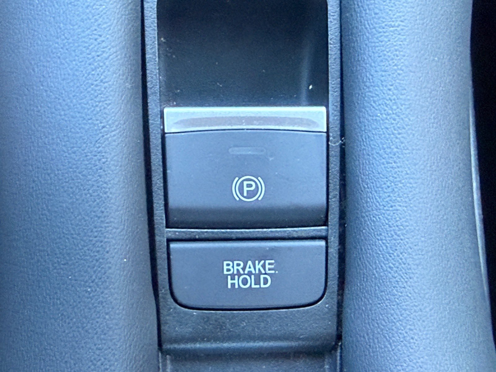 Used 2024 Honda HR-V LX image 36