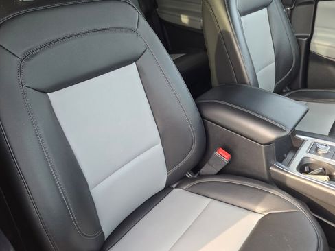 Used 2022 Ford Explorer XLT w/ Equipment Group 202A image 7