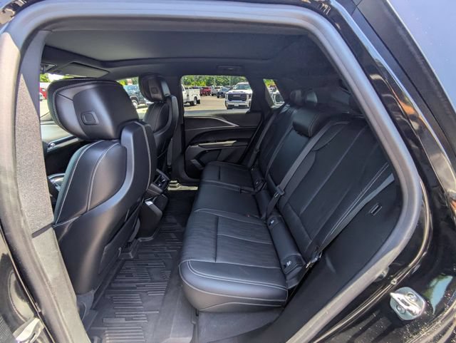 Used 2024 Cadillac Lyriq Luxury w/ LPO, Floor Liner Package AWD/4WD image 28