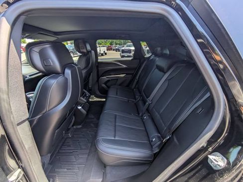 Used 2024 Cadillac Lyriq Luxury AWD/4WD image 28