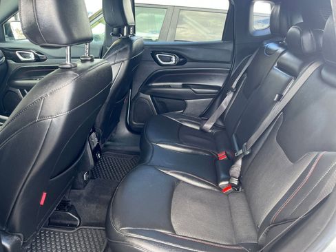 Used 2025 Jeep Compass Trailhawk image 27