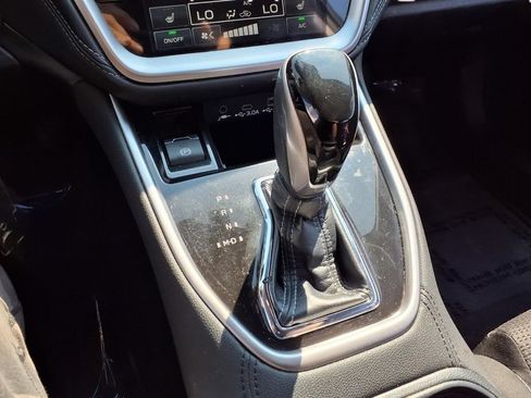 Used 2023 Subaru Outback Premium AWD/4WD image 15