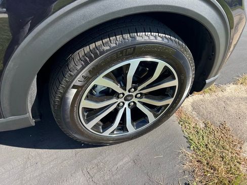 Used 2025 Ford Explorer ST-Line image 11