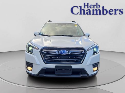 Used 2023 Subaru Forester Limited image 3