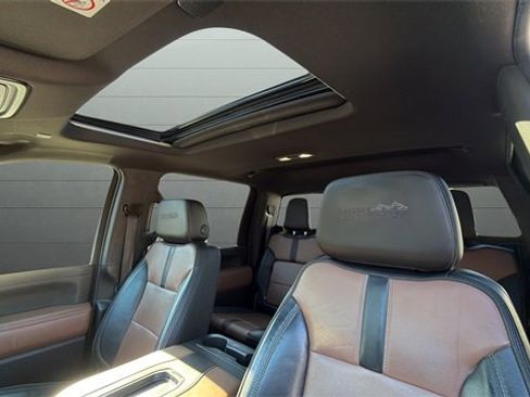 Used 2021 Chevrolet Silverado 3500 High Country image 18