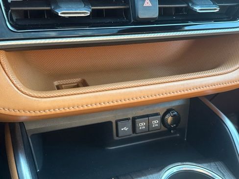 Used 2021 Toyota Highlander Platinum image 29