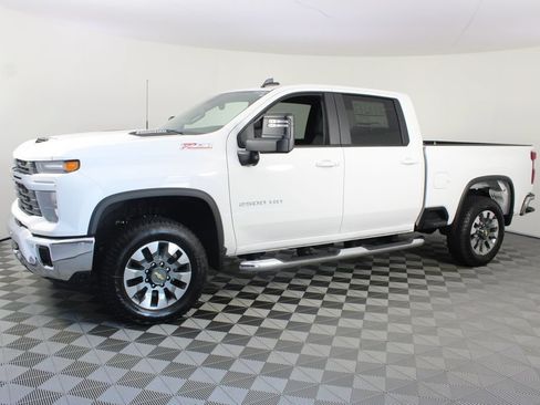 New 2026 Chevrolet Silverado 2500 LT AWD/4WD image 2