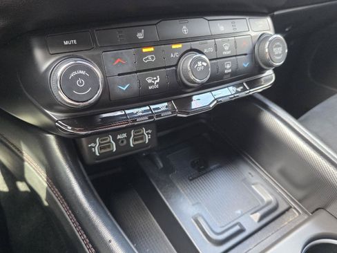 Used 2021 Dodge Durango R/T w/ Blacktop Package RWD image 18