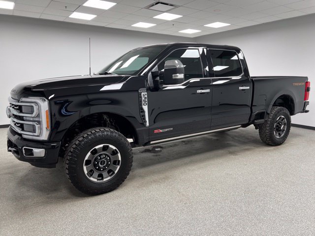 Used 2023 Ford F350 Platinum w/ Tremor Off-Road Package AWD/4WD image 5