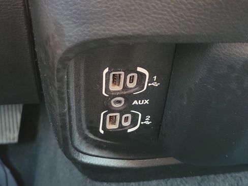 Used 2019 RAM 1500 Classic SLT w/ Luxury Group image 27