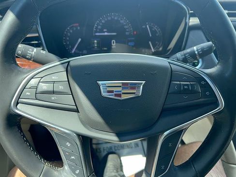 Used 2018 Cadillac XT5 Luxury w/ Driver Awareness Package AWD/4WD image 18