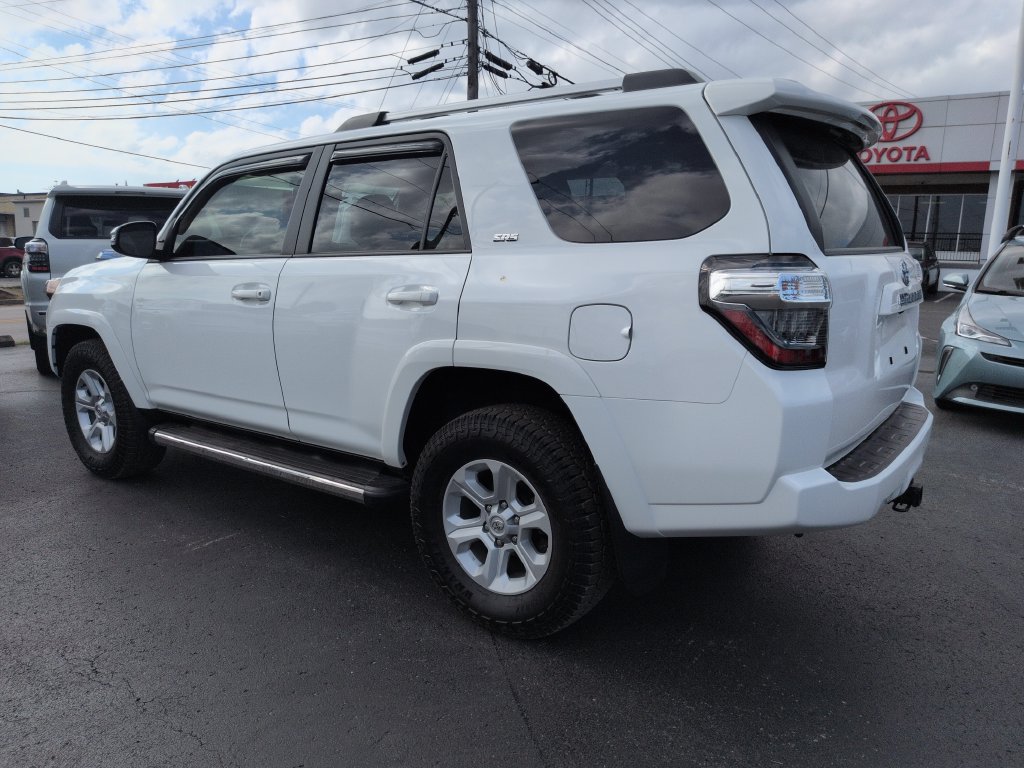 Certified 2022 Toyota 4Runner SR5 Premium w/ Moonroof Package AWD/4WD image 3