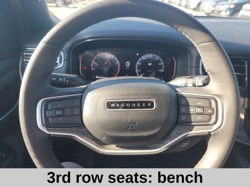 Used 2024 Jeep Wagoneer L Series II RWD image 15
