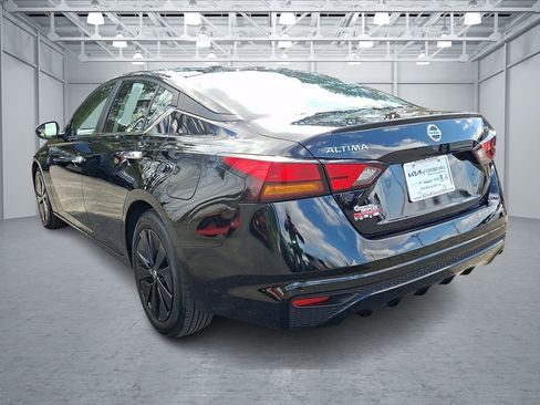 Used 2022 Nissan Altima 2.5 SV image 3