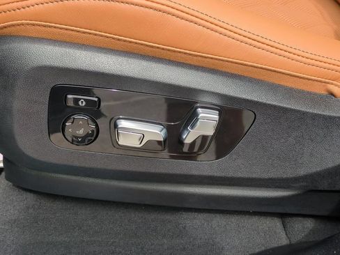 Used 2026 BMW X5 xDrive40i w/ M Sport Package AWD/4WD image 19