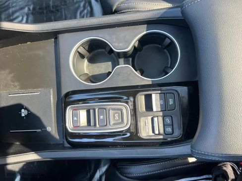Used 2024 Honda Pilot Touring image 24
