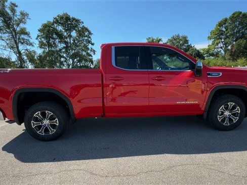 New 2026 GMC Sierra 1500 SLE w/ Preferred Package image 9